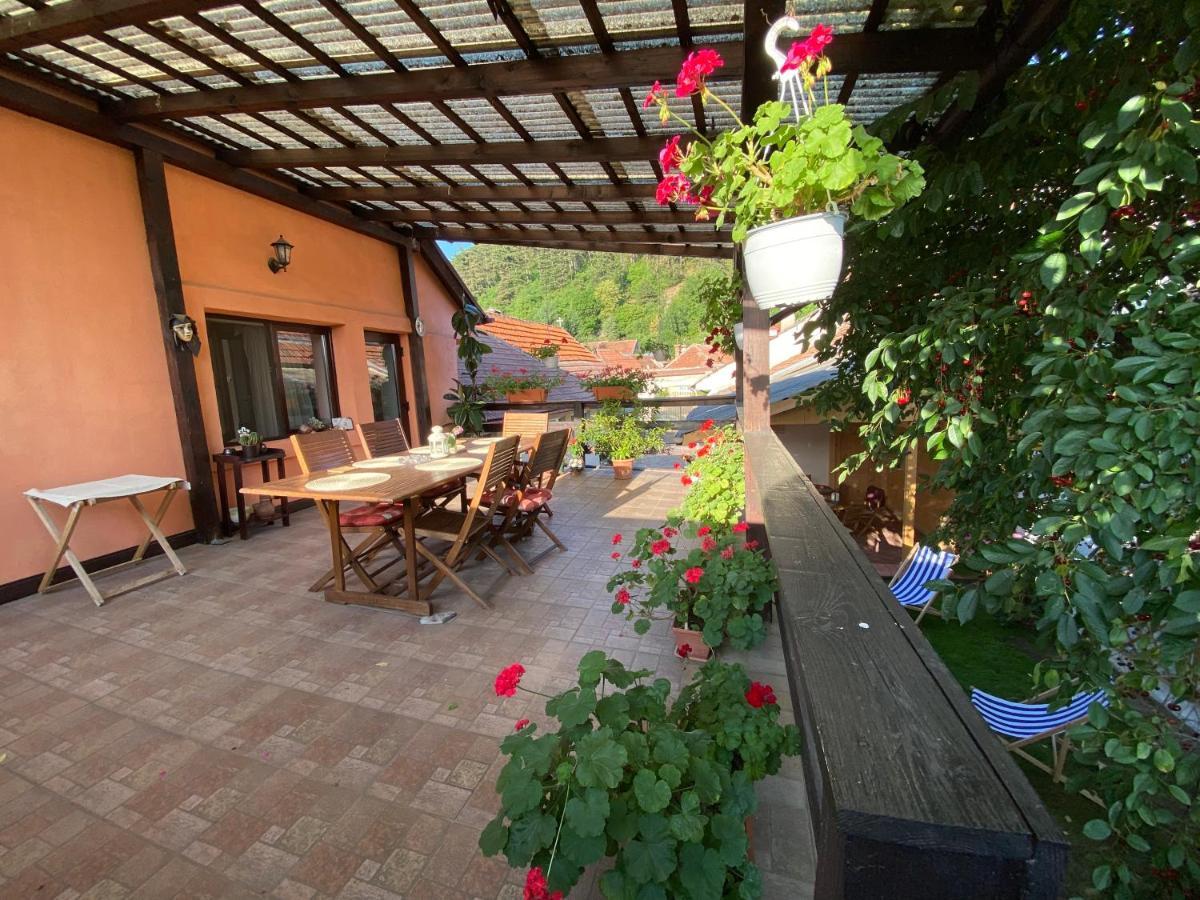 Victoria Gasthaus Rasnov - Charming Vacation House In Rasnov Екстериор снимка